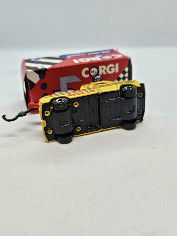 Corgi Transit Wrecker - Image 2