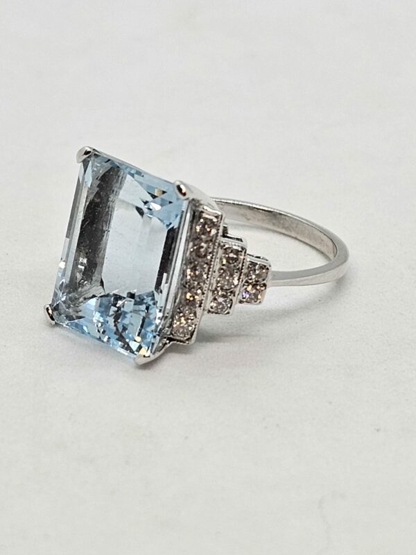 18ct White Gold Aquamarine and Diamond Ring