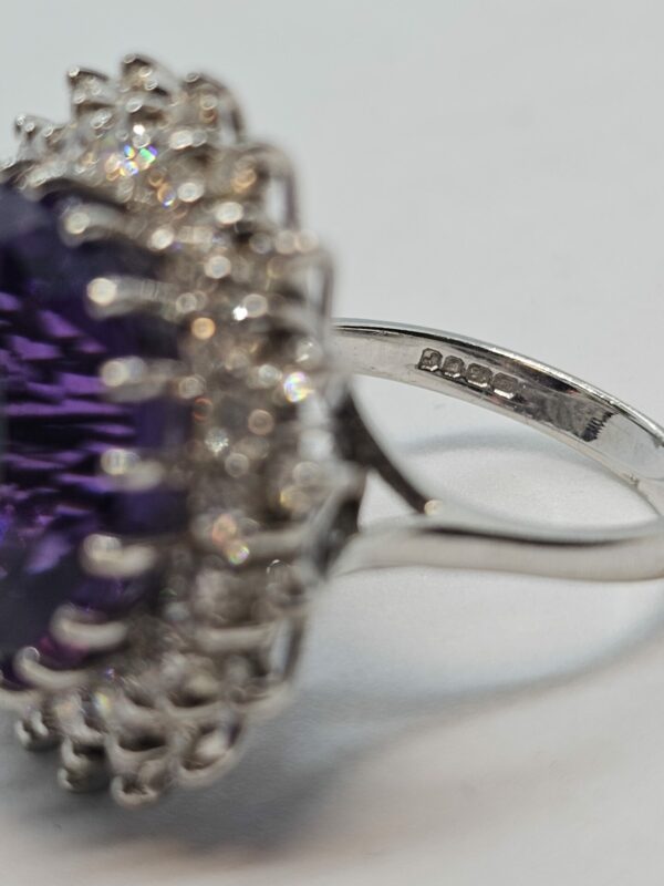 18ct White Gold Amethyst and Diamond Ring - Image 6