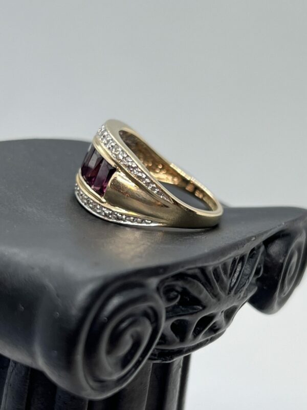 9ct gold amethyst and diamond ladies dress ring - Image 5