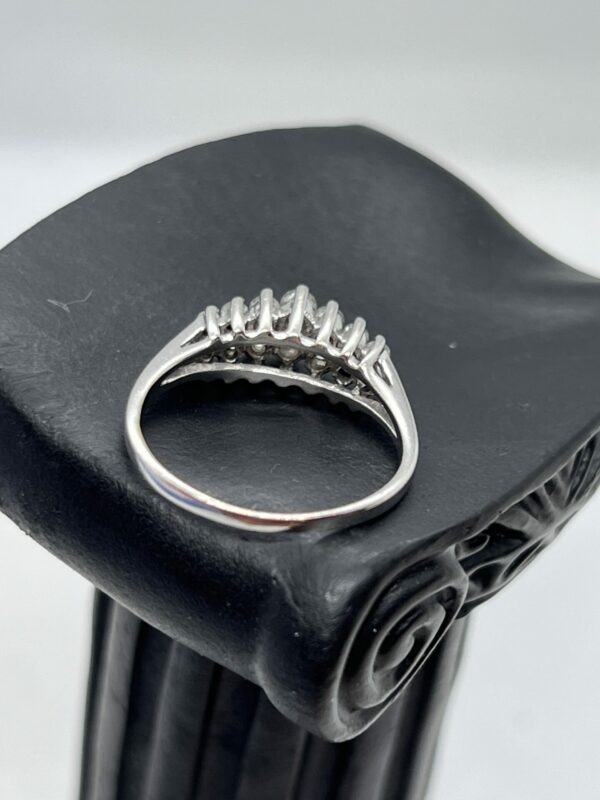 14ct white gold and diamond dress ring - Image 3