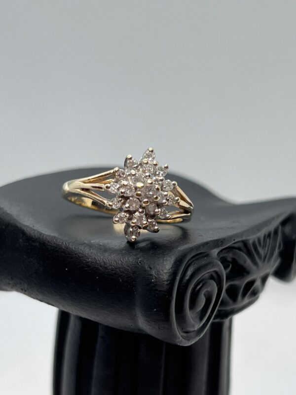 9ct gold and diamond snowflake ring - Image 2