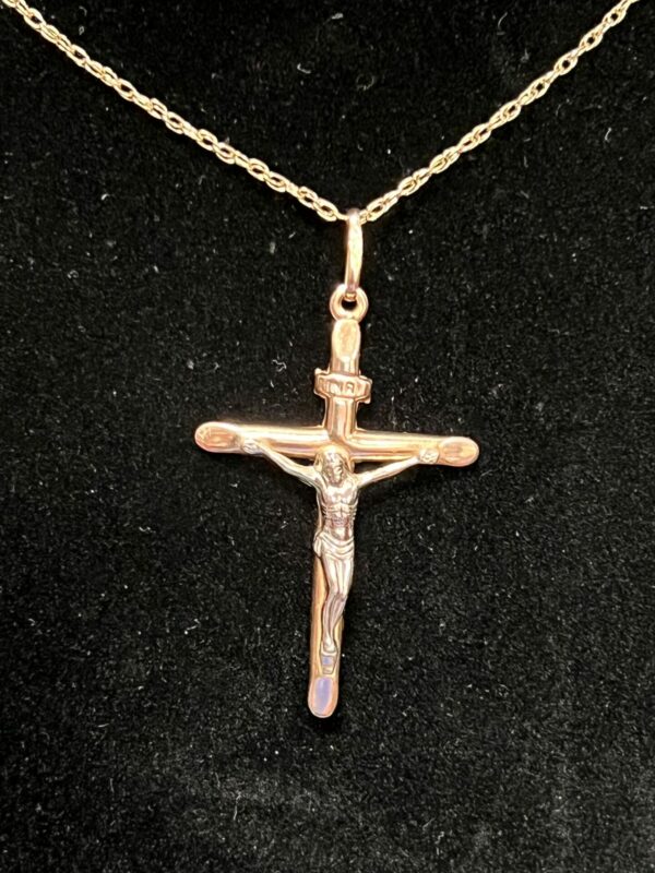 9ct gold crucifix pendant  and chain