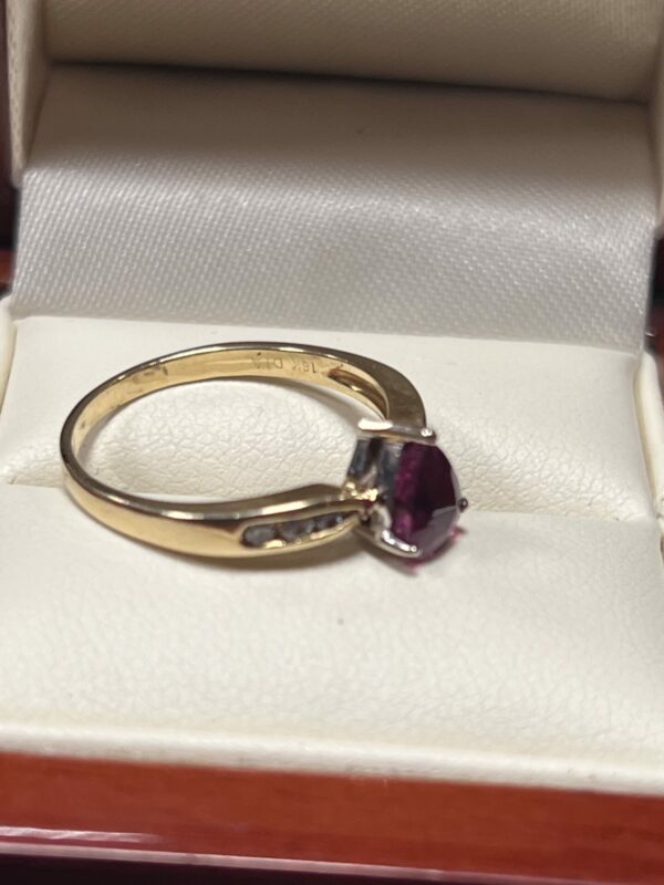 Gorgeous 18ct gold ruby and diamond ladies ring - Image 2