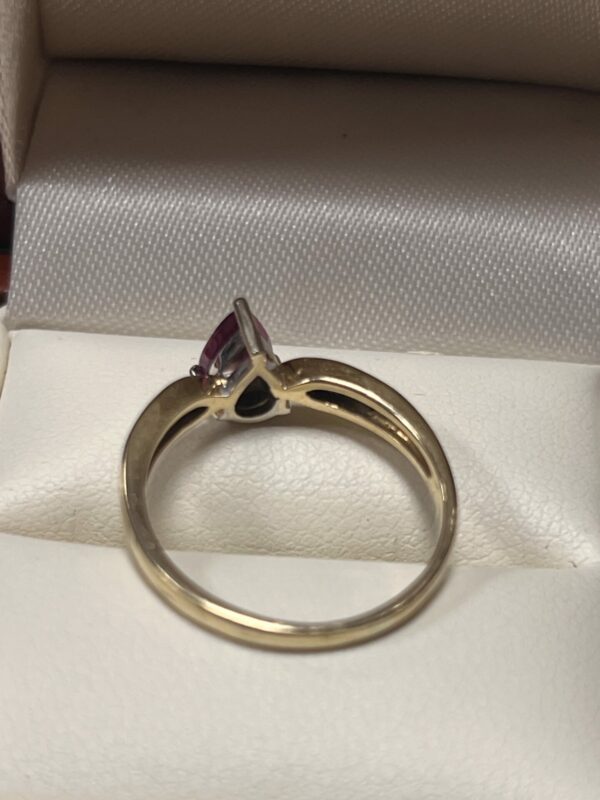 Gorgeous 18ct gold ruby and diamond ladies ring - Image 4