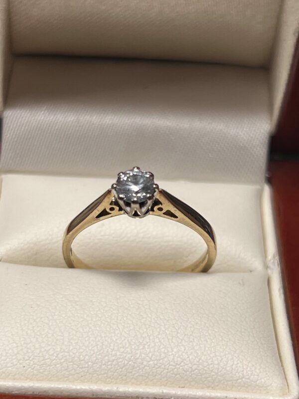 .4ct diamond solitaire set in 18ct yellow gold ring