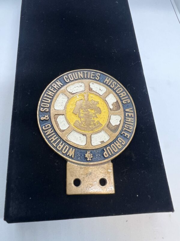 WORTHING & SOUTHERN COUNTIES HISTORIC VEHICLE GROUP CAR BADGE EMBLEM