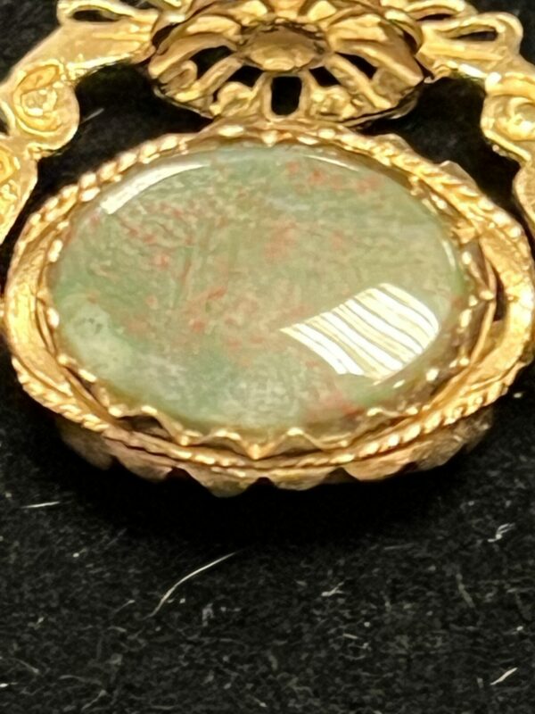 9ct gold three stone fob spinner pendant - Image 3