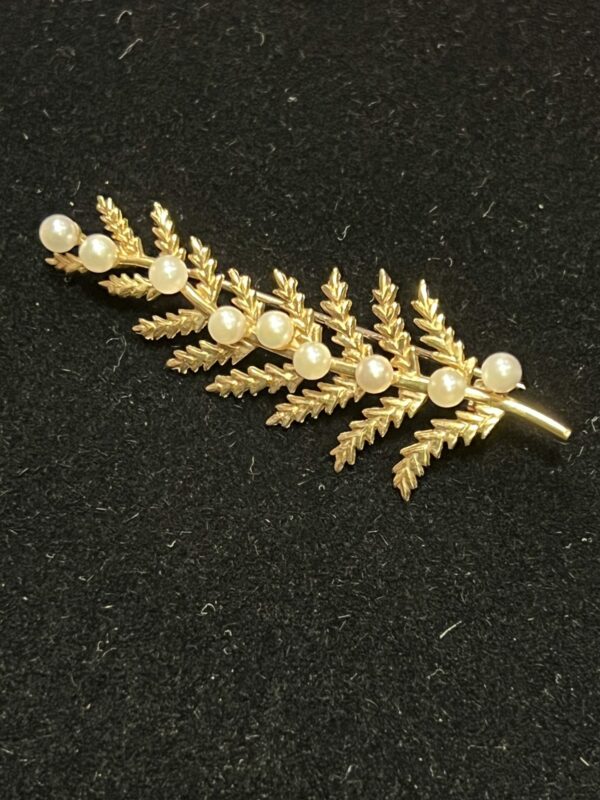 9ct gold and Pearl fern leaf brooch