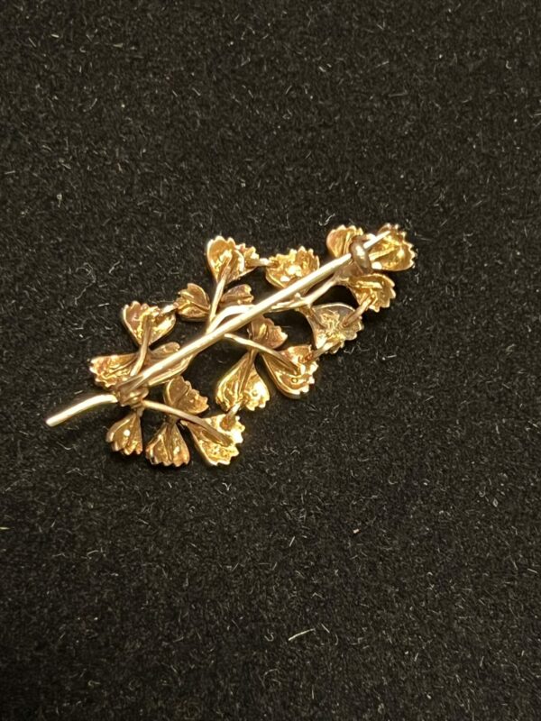 9ct gold and Pearl trifari art nouveau brooch - Image 3