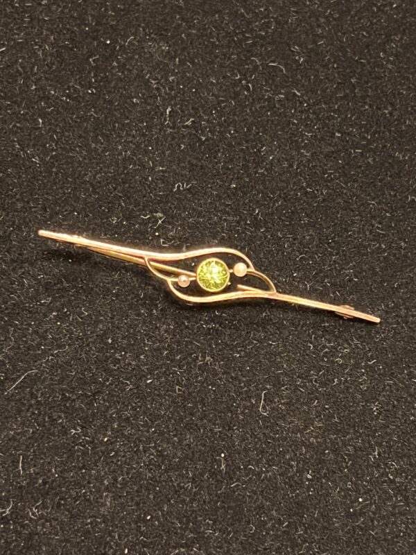 9ct gold seed pearl and peridot vintage bar brooch