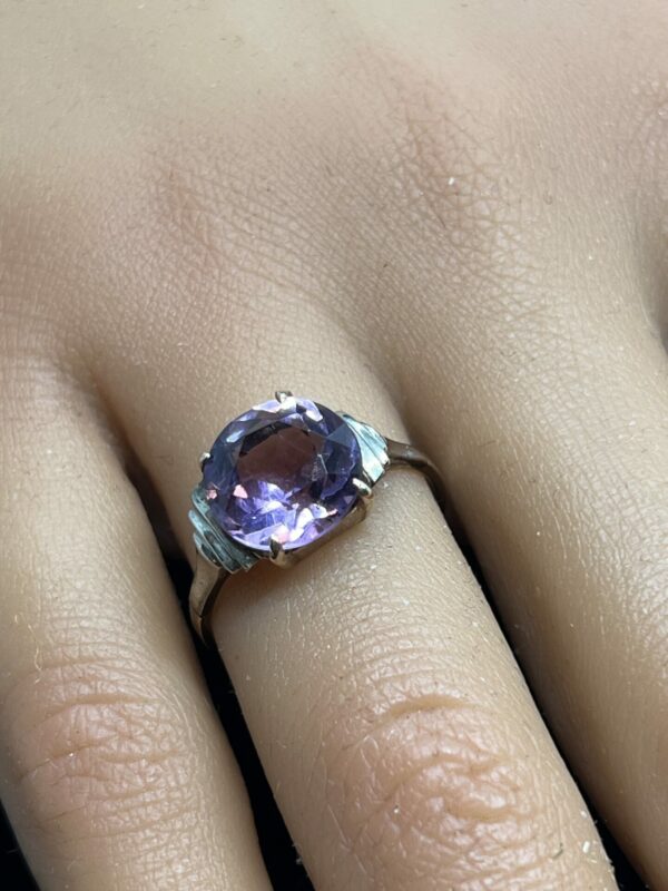 9ct gold and amethyst dress ring