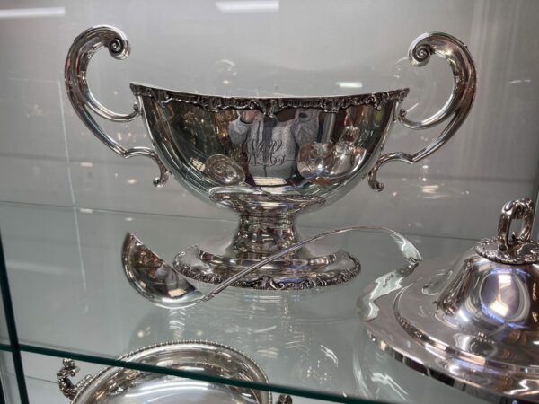 1908 solid silver soup tureen with ladle - Image 3