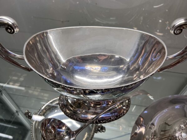 1908 solid silver soup tureen with ladle - Image 4