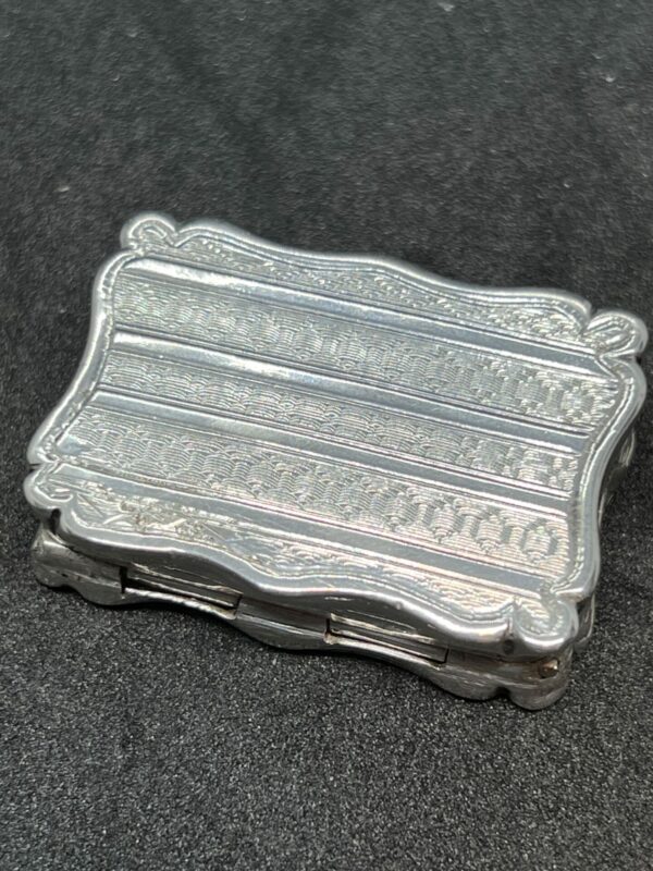 Victorian silver vinaigrette - Image 4