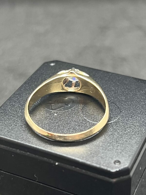 18ct gold and diamond solitaire ladies or gents ring - Image 4