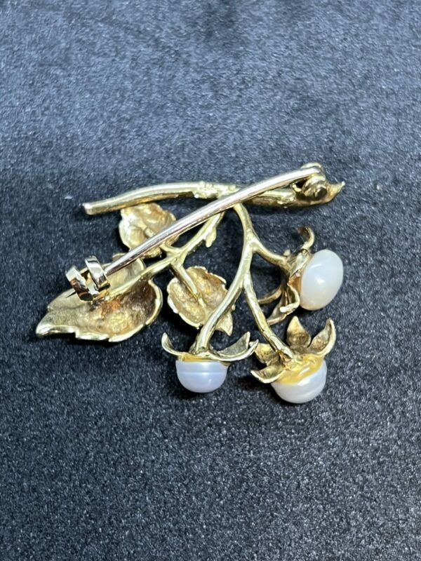 9ct gold and Pearl brooch vintage - Image 3