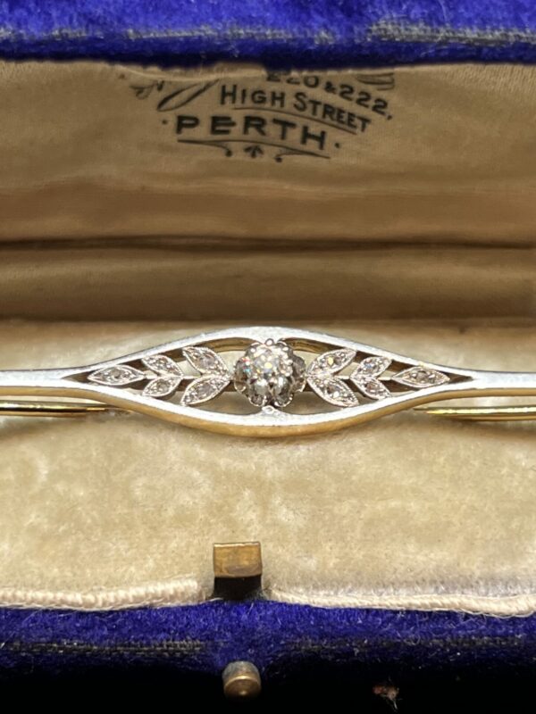 18ct gold and diamond antique bar brooch - Image 3