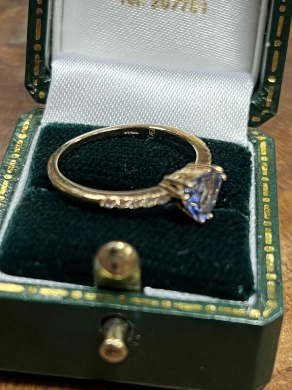 9ct gold tanzanite and diamond ladies ring - Image 6