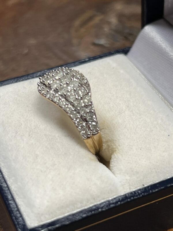 9ct gold diamond cluster band ring - Image 4