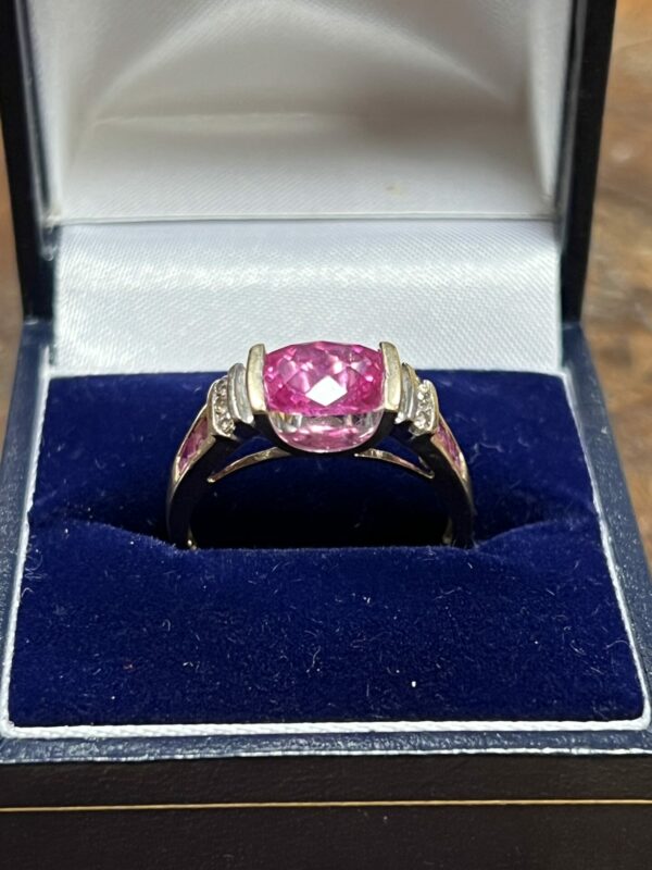 Pink sapphire and diamond - Image 3