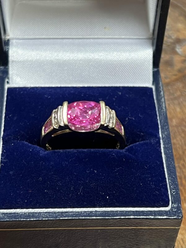 Pink sapphire and diamond - Image 4