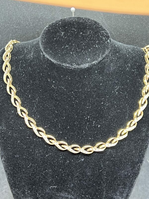 9ct gold white stone set necklace