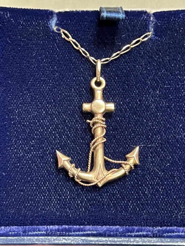 Large 9ct gold anchor pendant and chain