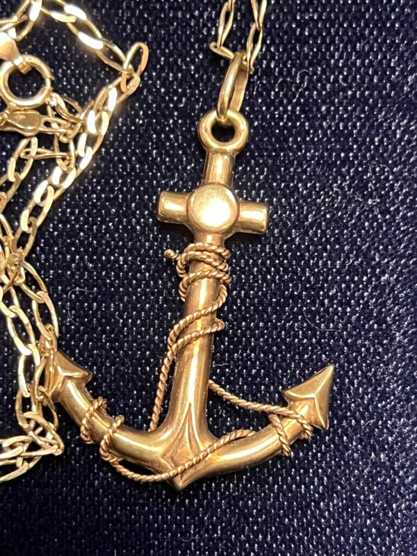 Large 9ct gold anchor pendant and chain - Image 3