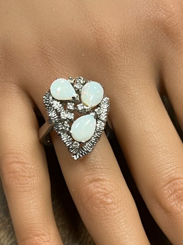 14ct gold opal and diamond statement ring - Image 2