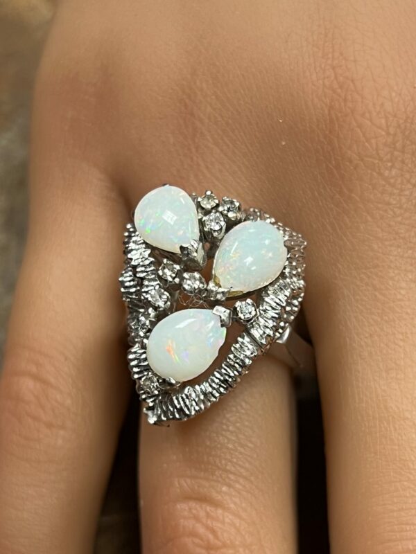 14ct gold opal and diamond statement ring - Image 3