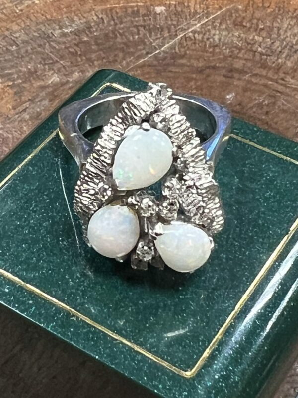 14ct gold opal and diamond statement ring - Image 7