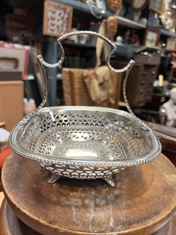 Martin hall & co silver pierced basket - Image 2