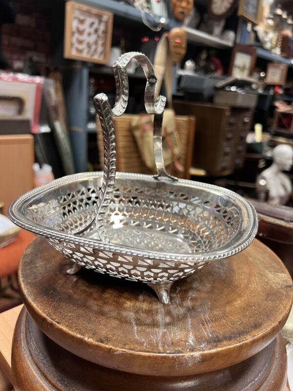 Martin hall & co silver pierced basket - Image 3