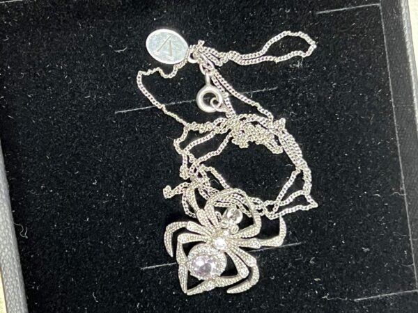 Sterling silver gem set spider pendant and chain - Image 4