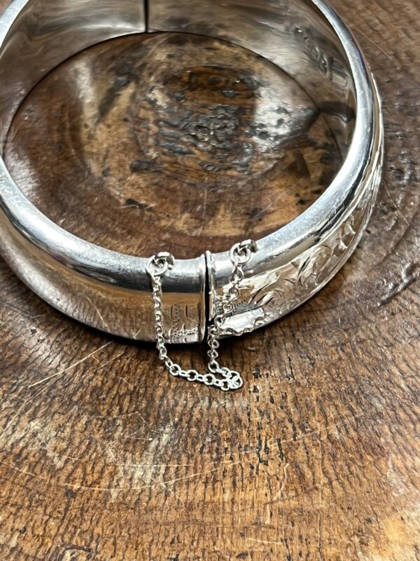 Vintage silver hinged bangle - Image 4