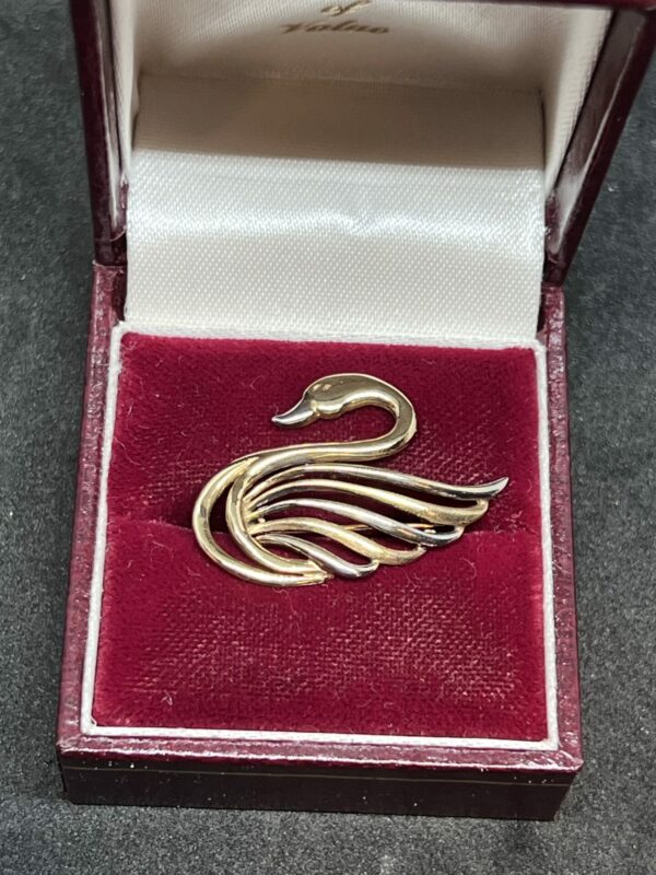 9ct gold swan pendant brooch