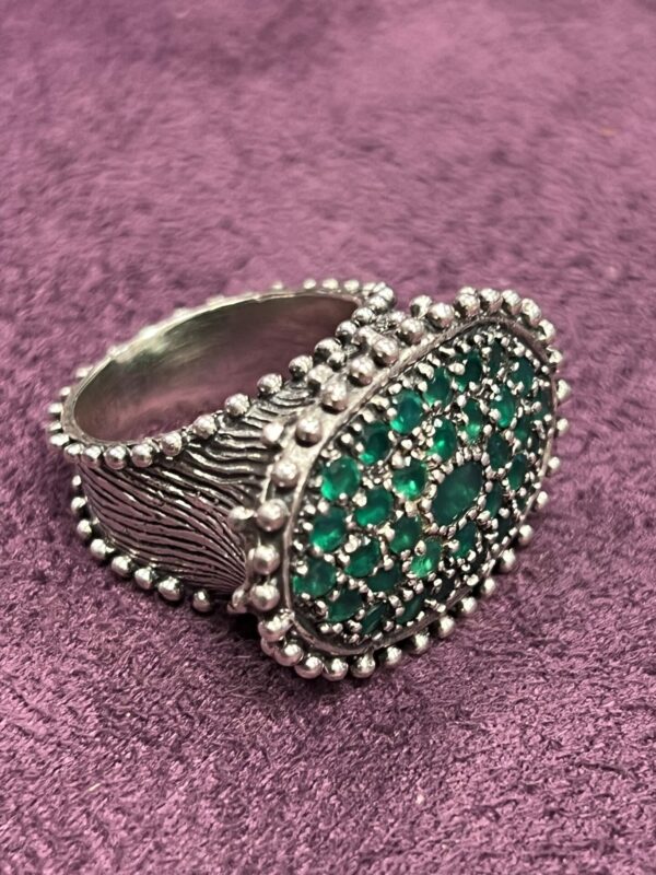 Emerald set Arabic 925 silver ladies dress ring - Image 2