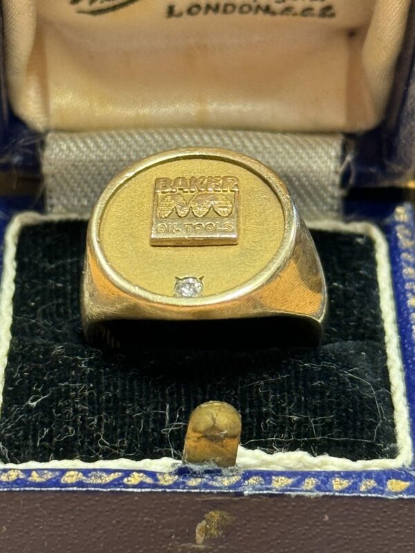 Baker oil tools 10ct gold signet ring - Image 3