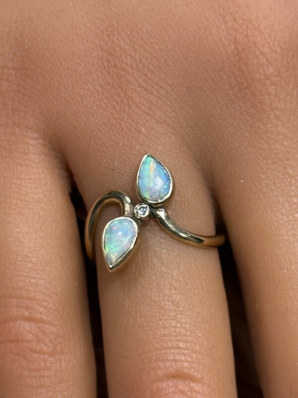 Opal and diamond 9ct gold ladies ring - Image 2