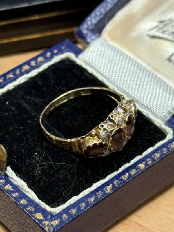 Antique garnet and seed pearl ring 9ct - Image 4