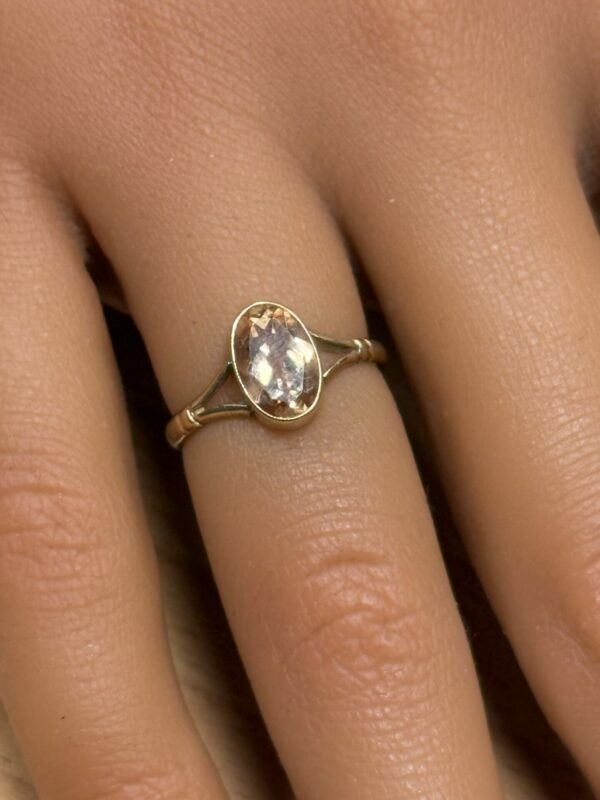 9ct gold citrine ladies child’s ring - Image 2