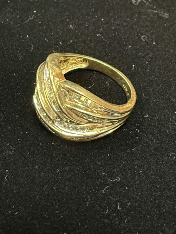 9ct gold and diamond statement ring - Image 3