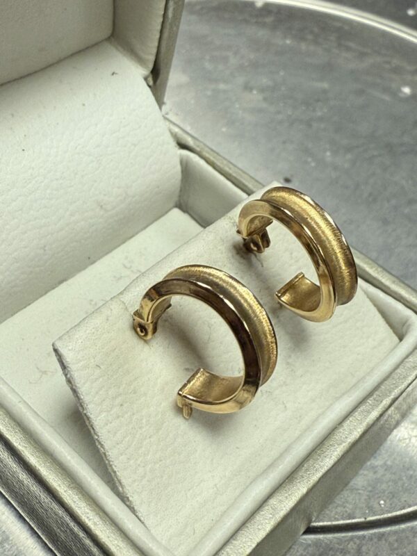 9ct gold click close hoop earrings