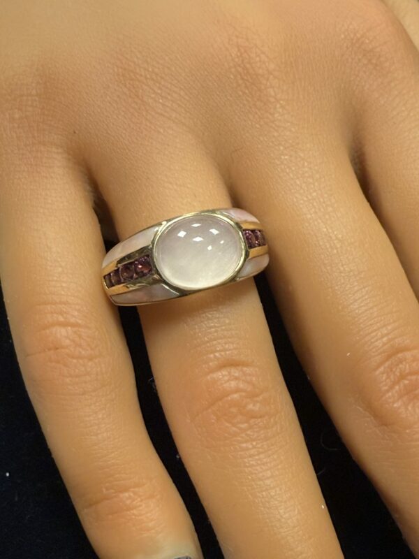 Unisex moon stone and amethyst ring 9ct gold - Image 2