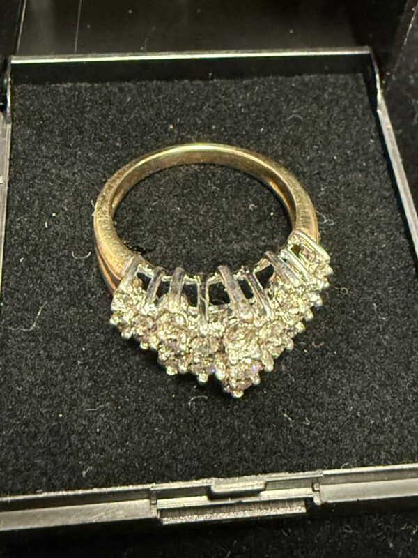 10ct gold diamond cluster ring - Image 7