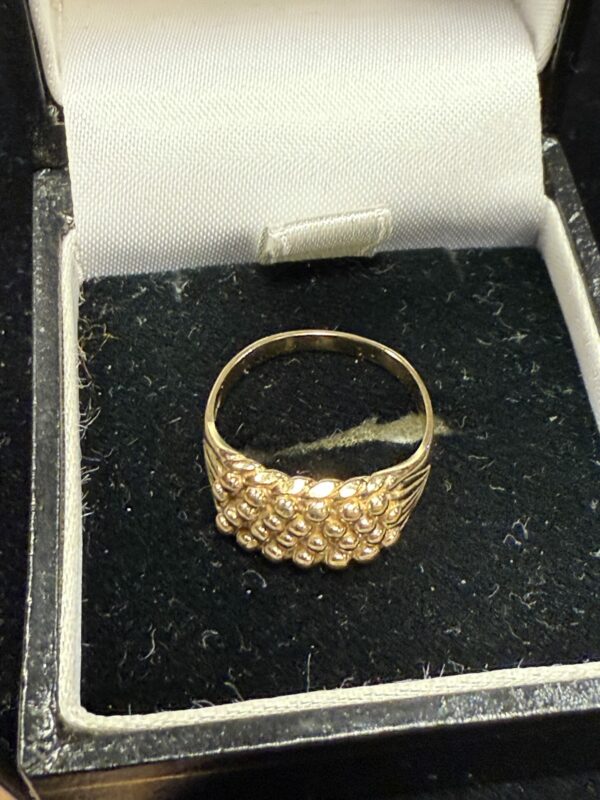 Ladies Childs 9ct gold keeper ring - Image 4