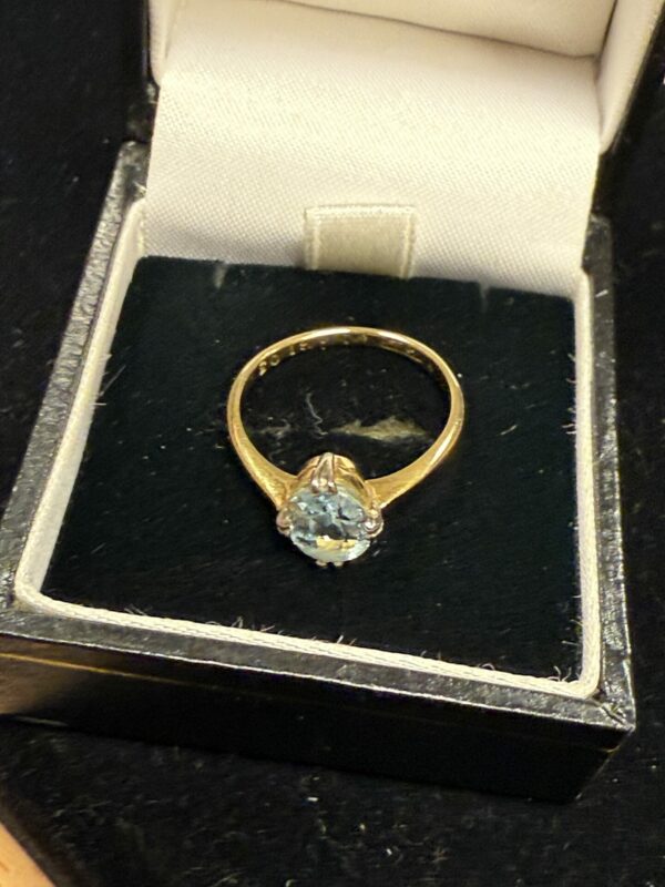 18ct gold aquamarine solitaire ladies ring - Image 5