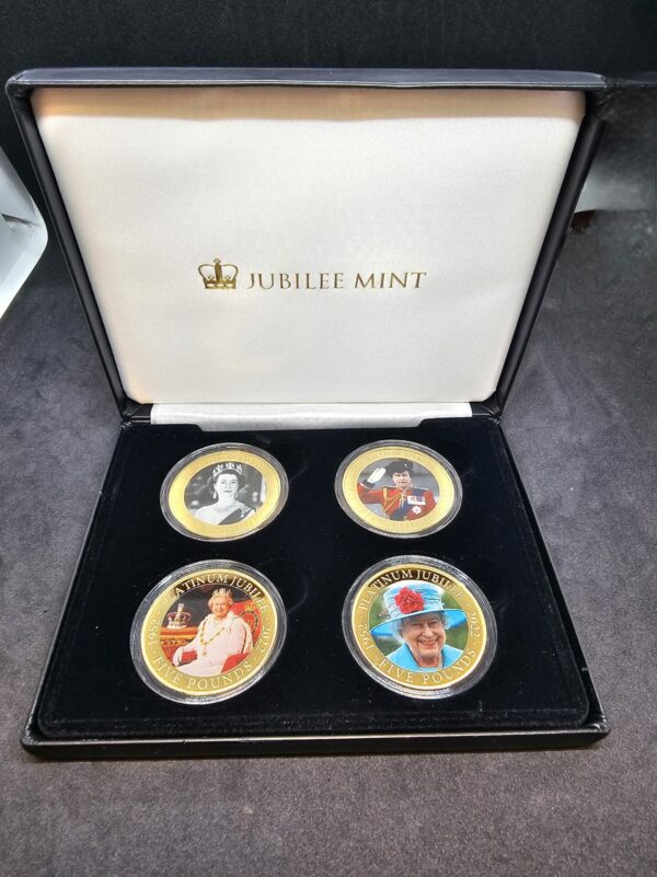 The Queen's Platinum Jubilee Photographic £5 Coin Collection