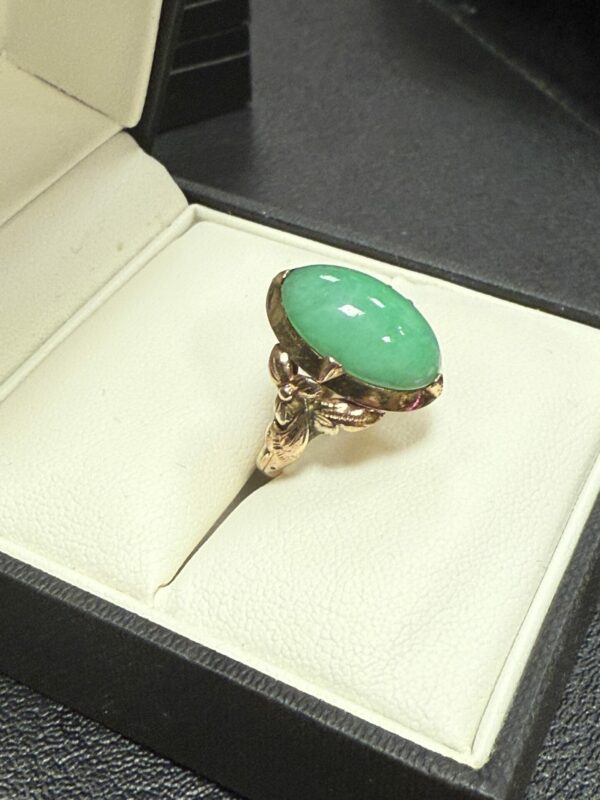 9ct gold jade cabochon ladies ring - Image 4